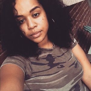 Meet your Posher, Elaina